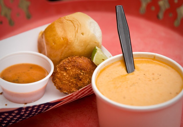 Photo of bisque crab cakes and rolls