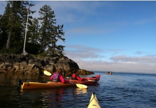 Photo of guests circumnavigating small islands